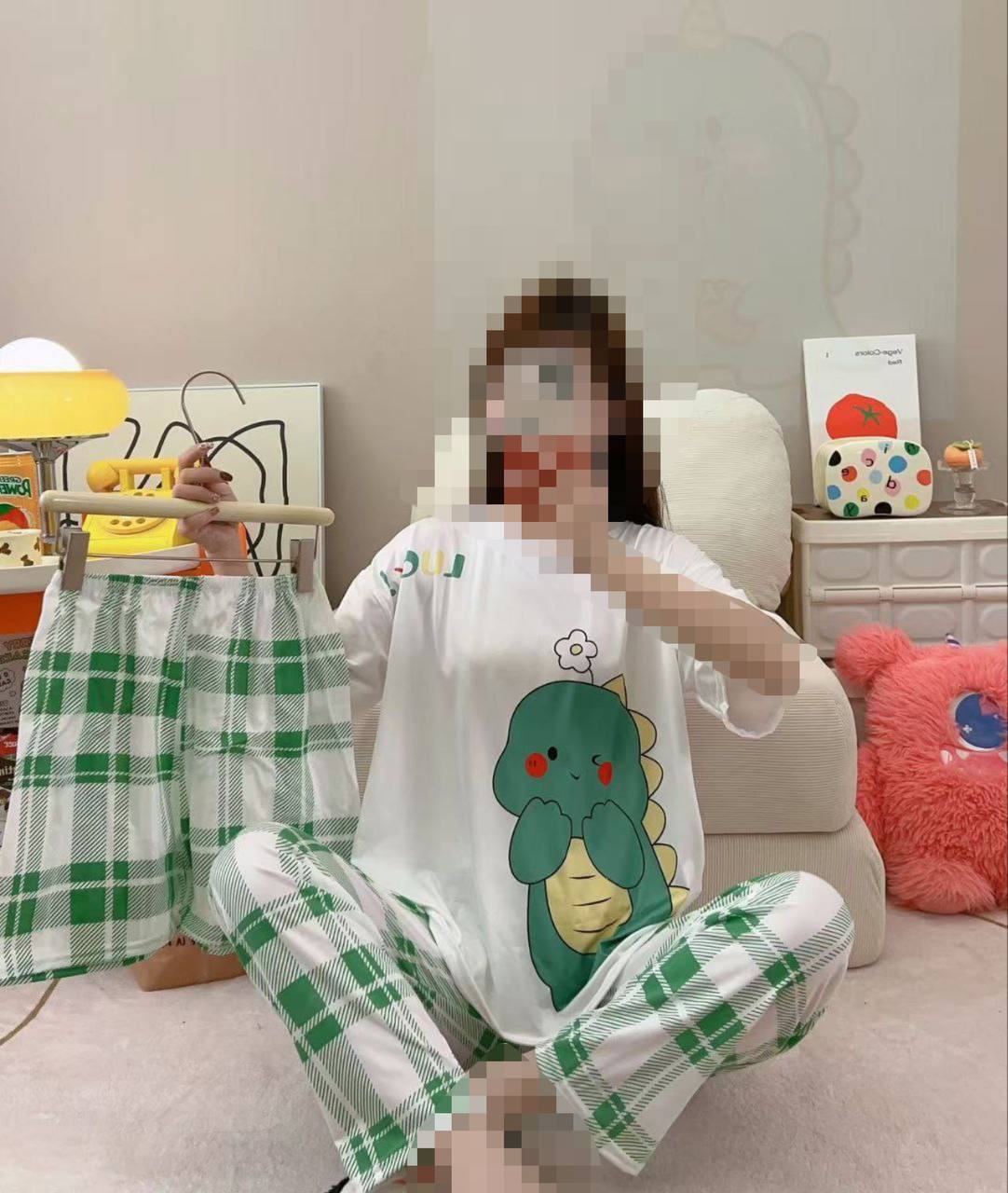 سه تیکه دایناسور چشمک زن