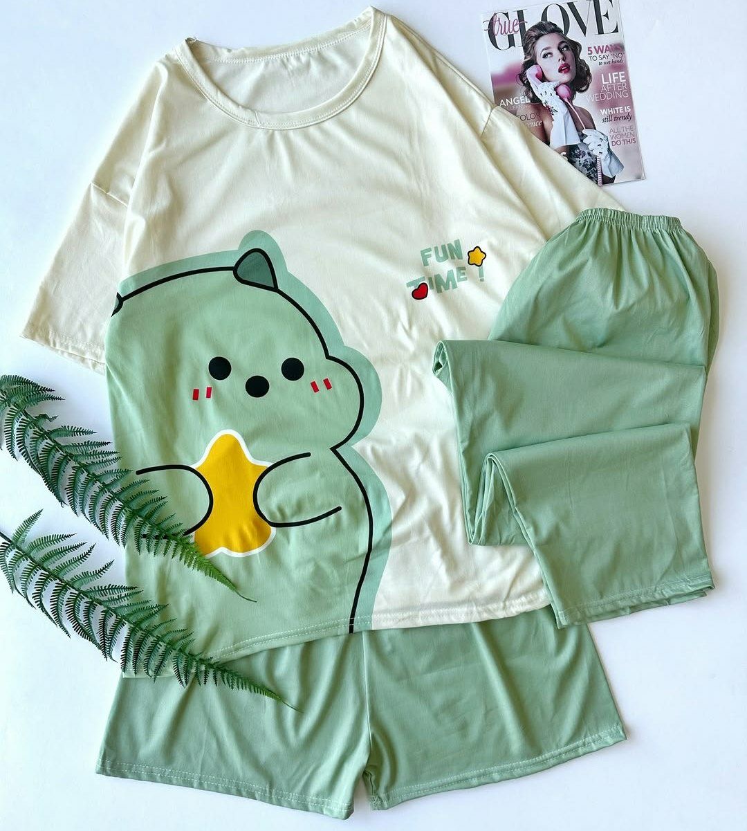 سه تیکه دایناسور ستاره دار