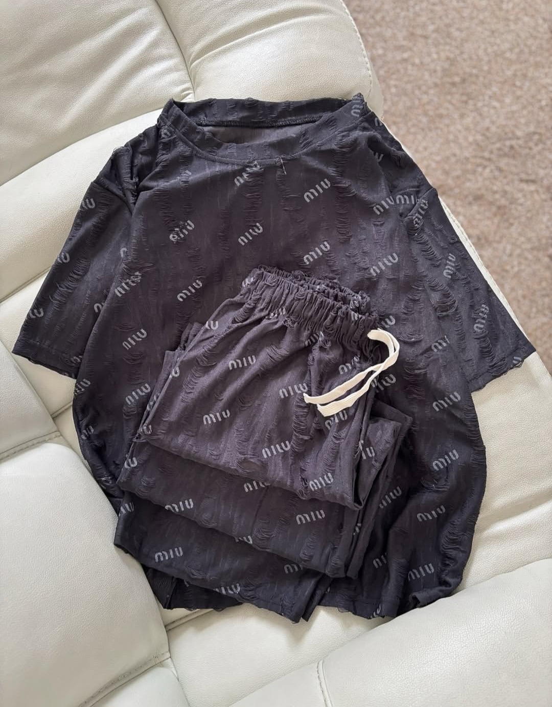 دوتیکه نگین دار میو میو زغالی