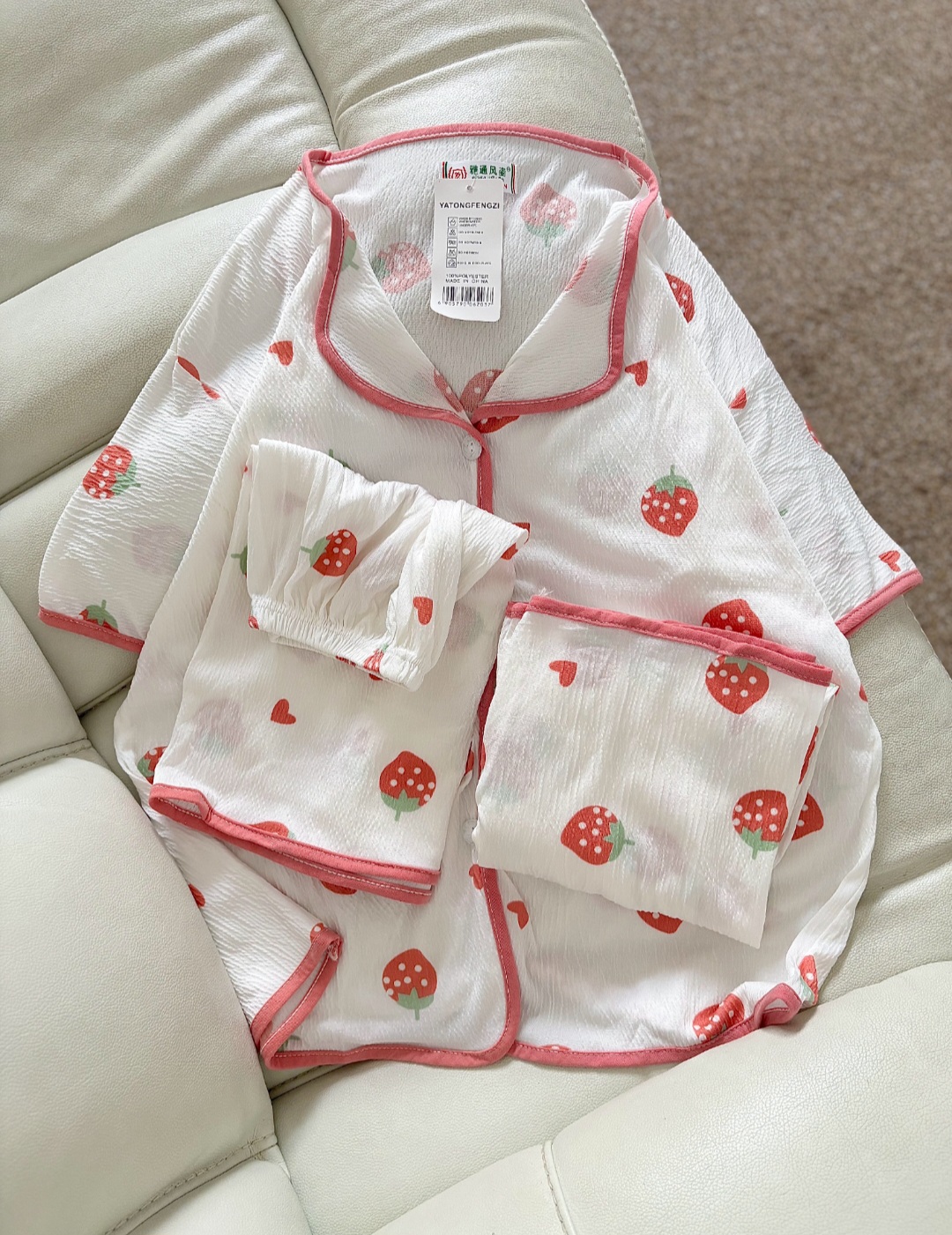 سه‌تیکه کریشه توتفرنگی‌‌صورتی